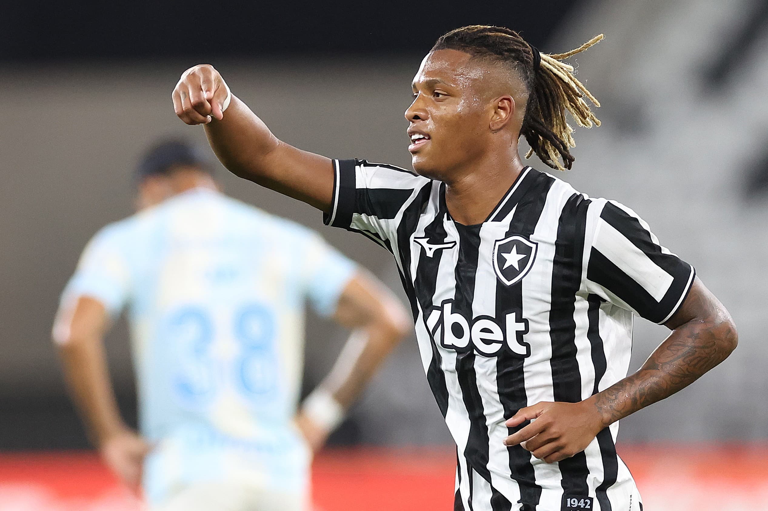 Convocado pela Seleção, Danilo pode perder duelo direto do Botafogo com Corinthians