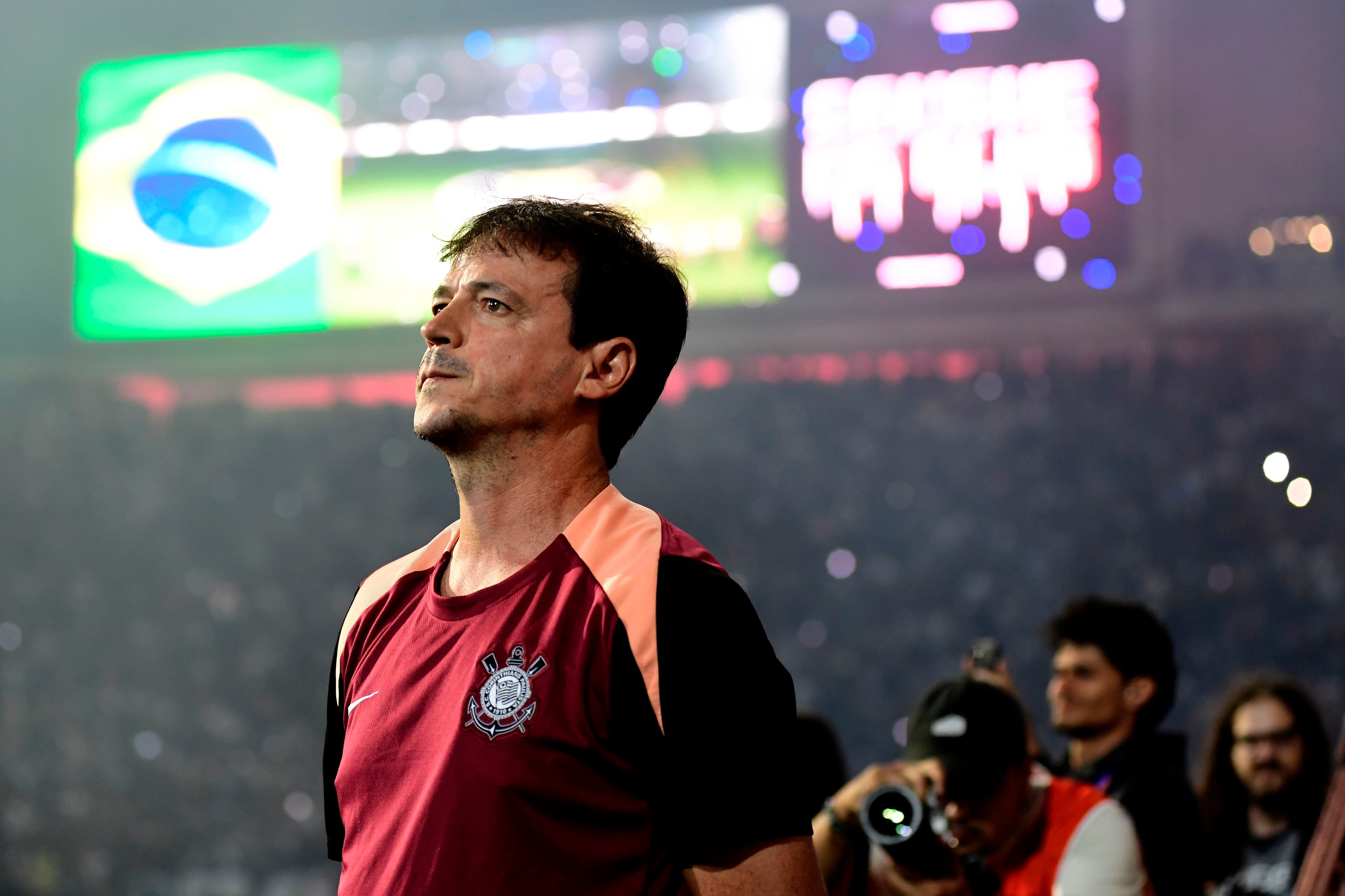 Corinthians encaminha acordo para pagar parcelado R$ 4,8 milhões da rescisão de Diniz